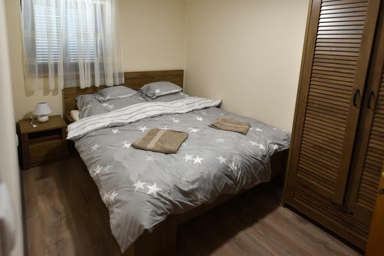 Siraly Apartman Hajdúnánás Eksteriør billede