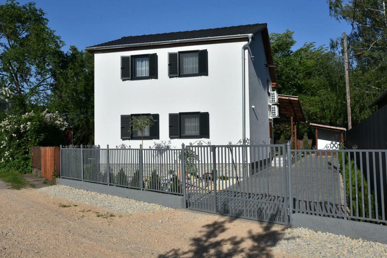 Siraly Apartman Hajdúnánás Eksteriør billede
