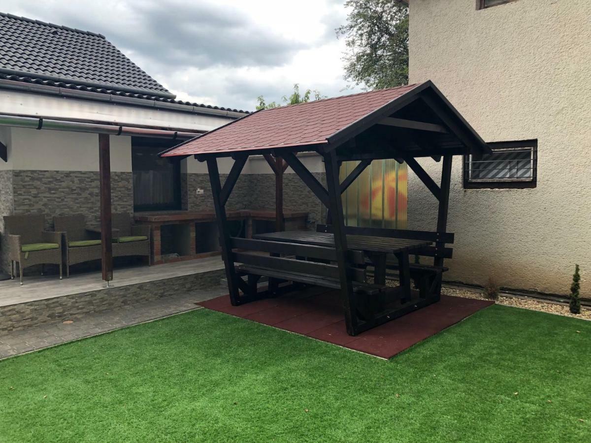Siraly Apartman Hajdúnánás Eksteriør billede